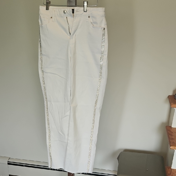 Akira White Women's Jeans with Silver Accents...size 5...w 26 - Picture 1 of 7